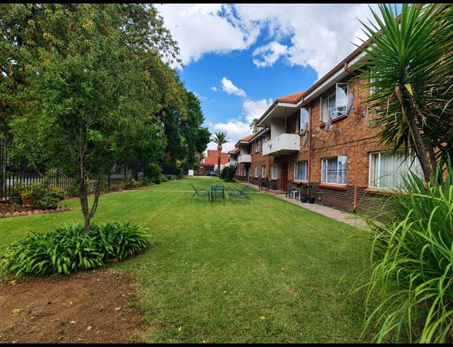 2 BEDROOM FLAT FOR SALE IN THREE RIVERS